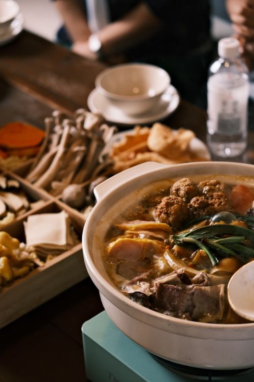Lẩu Tứ Xuyên ăn với rượu Mao Đài
